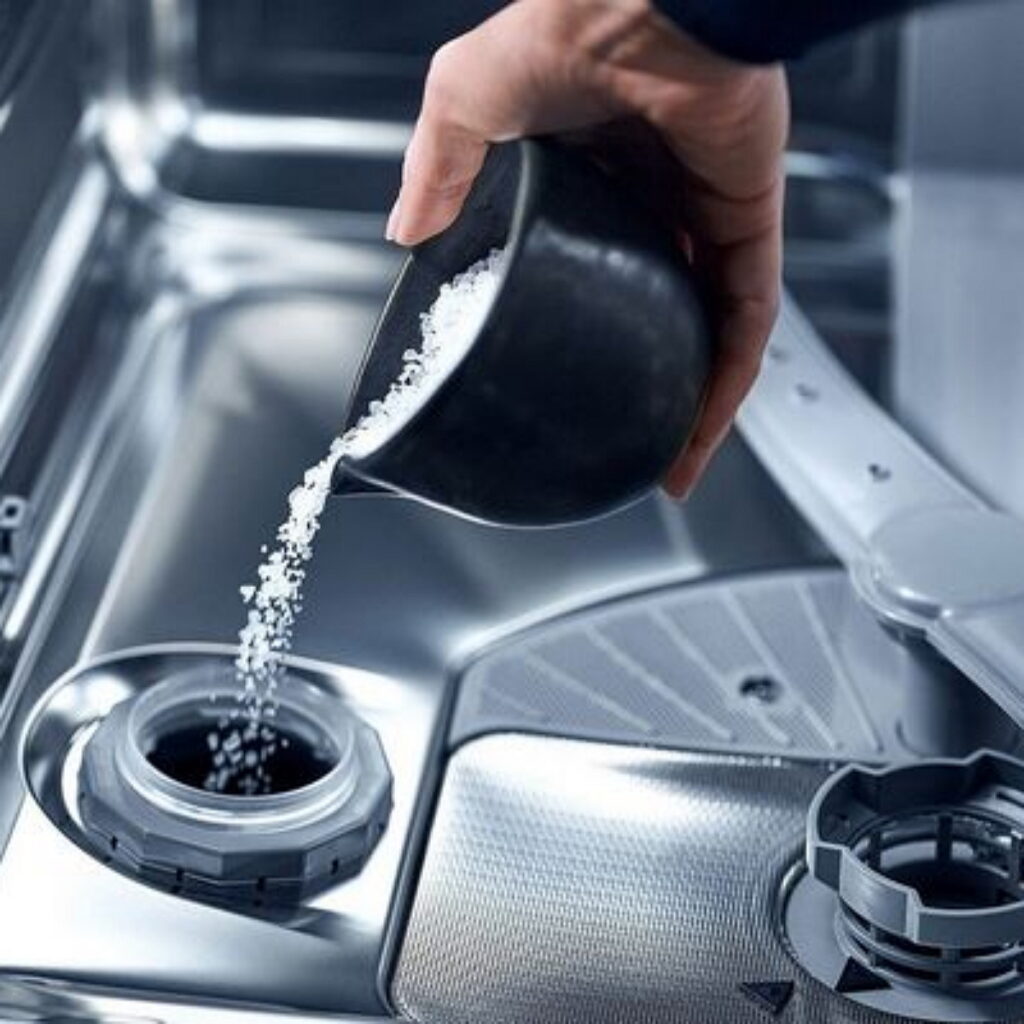 مخزن نمک ماشین ظرفشویی چیست و چه عملکردی دارد؟